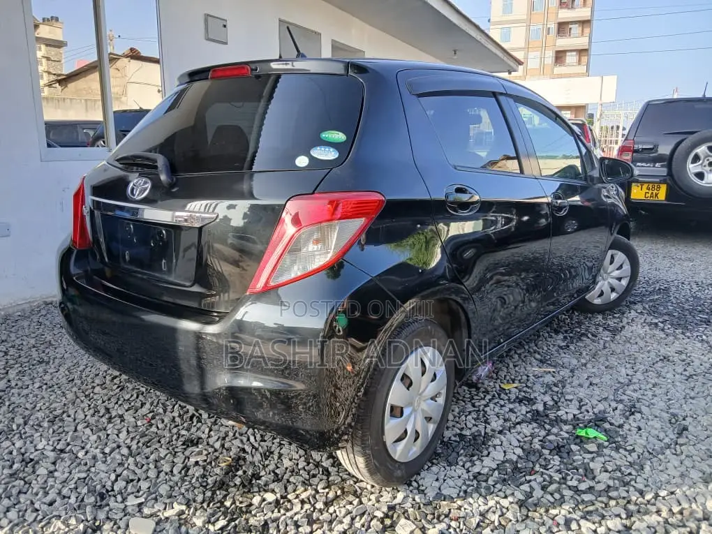 Toyota Vitz 2012 Black