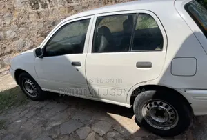 Toyota Starlet 2000 White