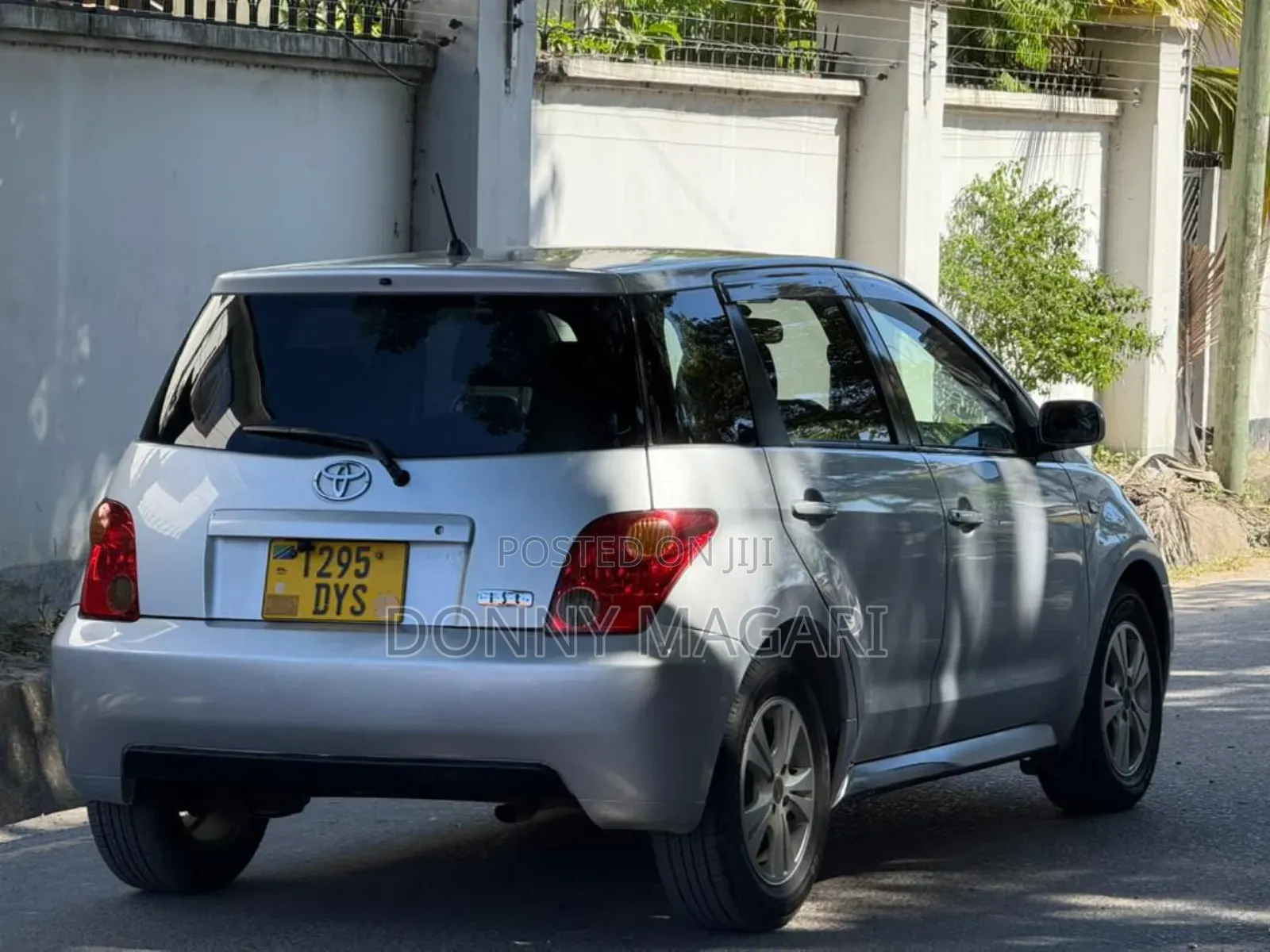 Toyota IST 2003 Silver