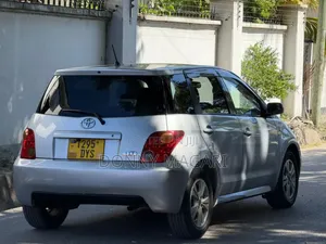 Toyota IST 2003 Silver