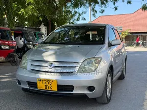 Toyota IST 2003 Silver