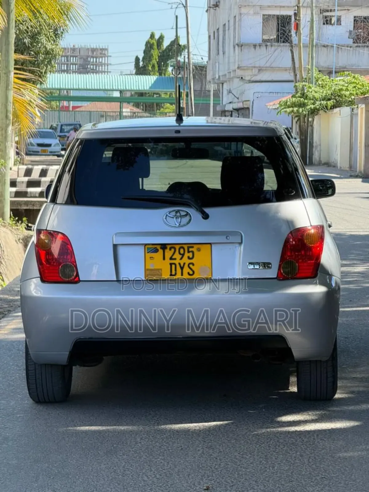 Toyota IST 2003 Silver