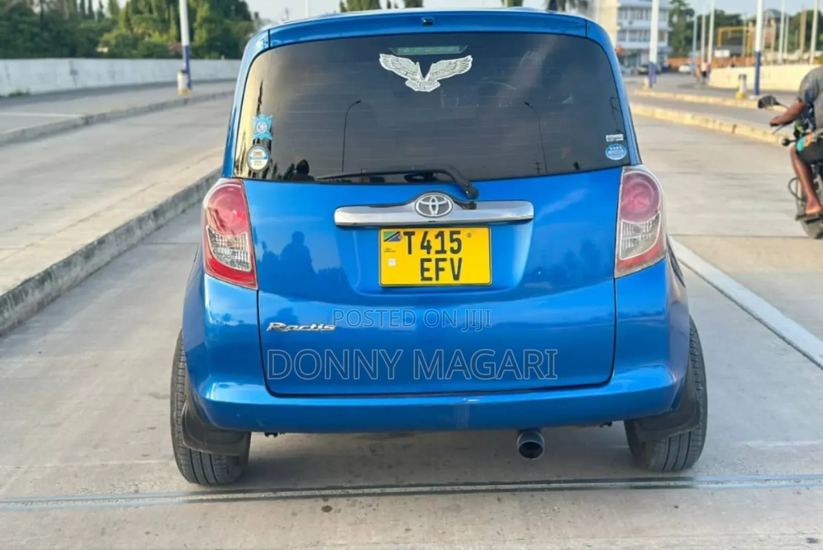 Toyota Ractis 2009 Blue