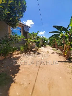 Kiwanja Kinauzwa Madale Mwisho