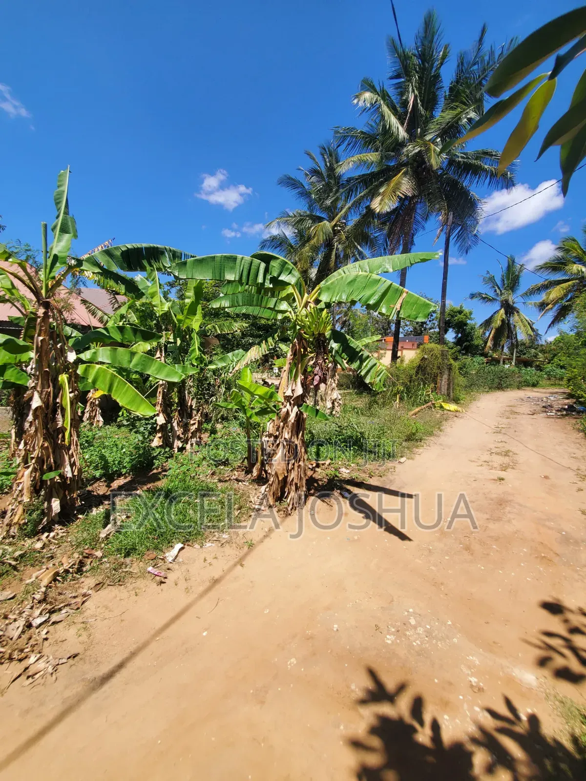 Kiwanja Kinauzwa Madale Mwisho