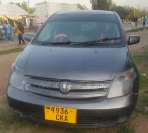 Toyota IST 2003 Gray