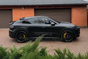 Porsche Cayenne 2023 Matt Black