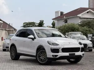 Porsche Cayenne 2015 White