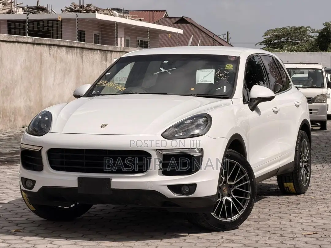 Porsche Cayenne 2015 White
