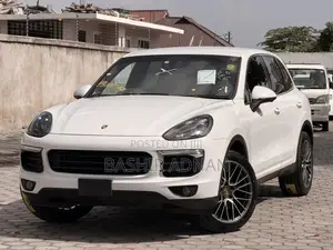 Porsche Cayenne 2015 White