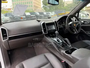 Porsche Cayenne 2015 White