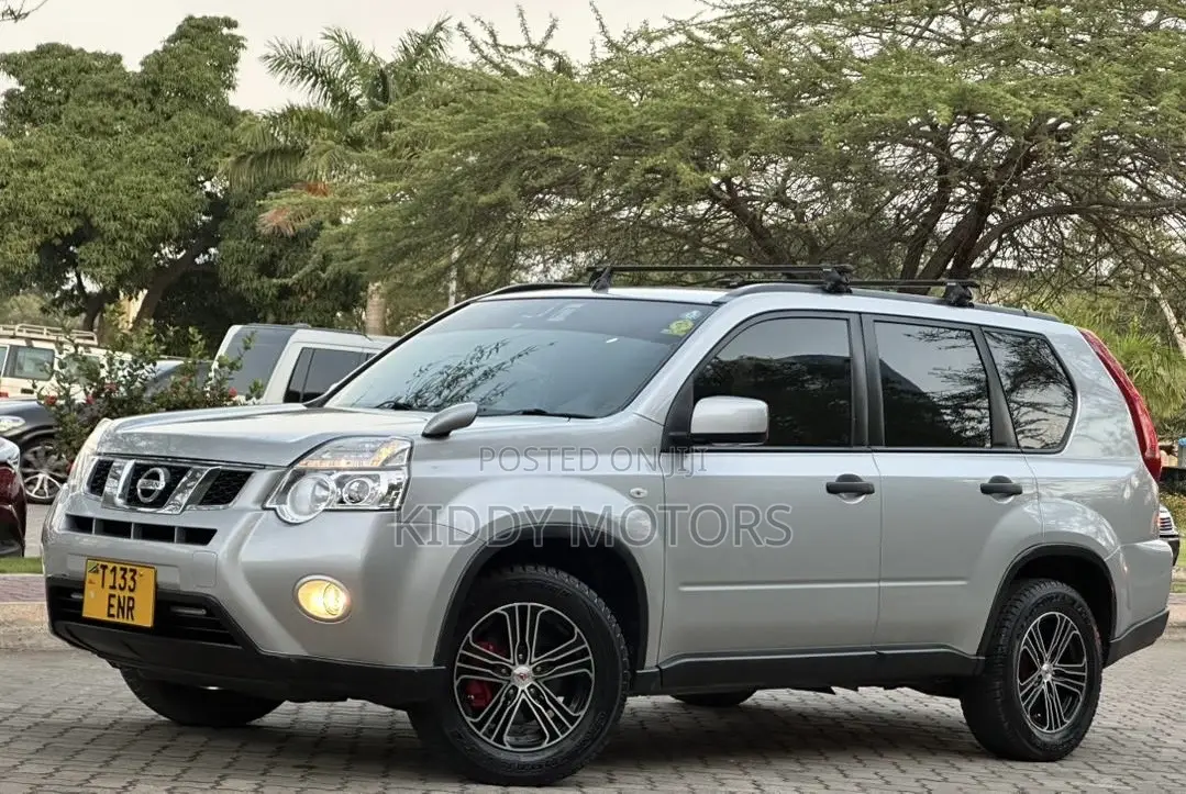 Nissan X-Trail 2012 Silver