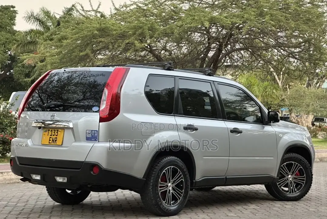 Nissan X-Trail 2012 Silver