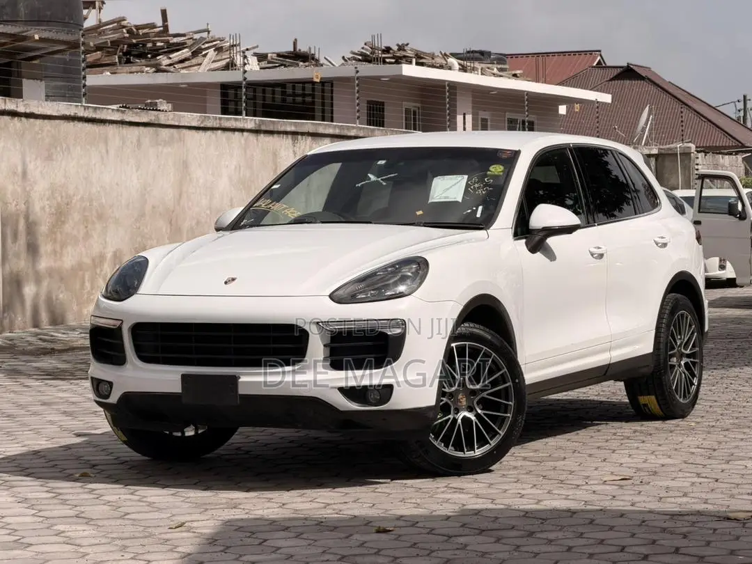 Porsche Cayenne 2015 White