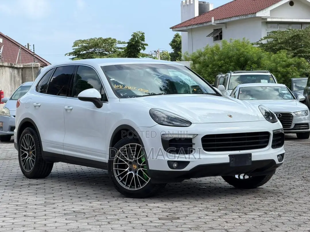 Porsche Cayenne 2015 White