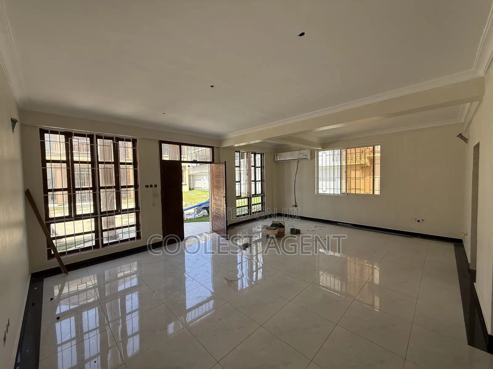 18bdrm Apartment in Coolest Estate, Msasani for rent