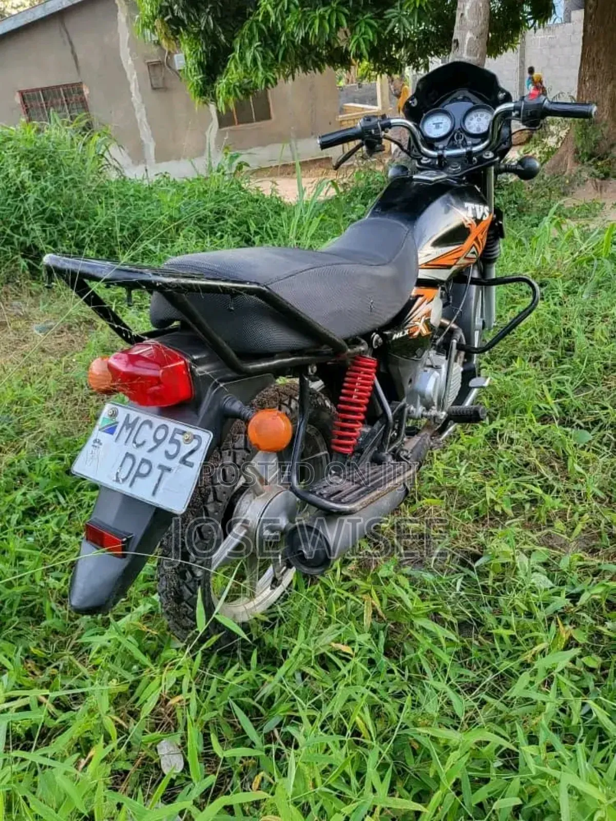 TVS HLX Plus ES 2025 Black