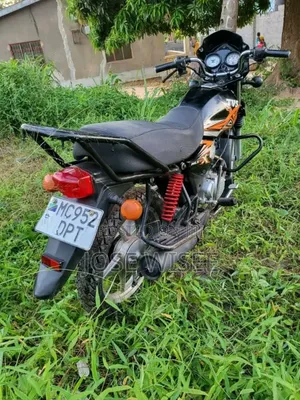 TVS HLX Plus ES 2025 Black