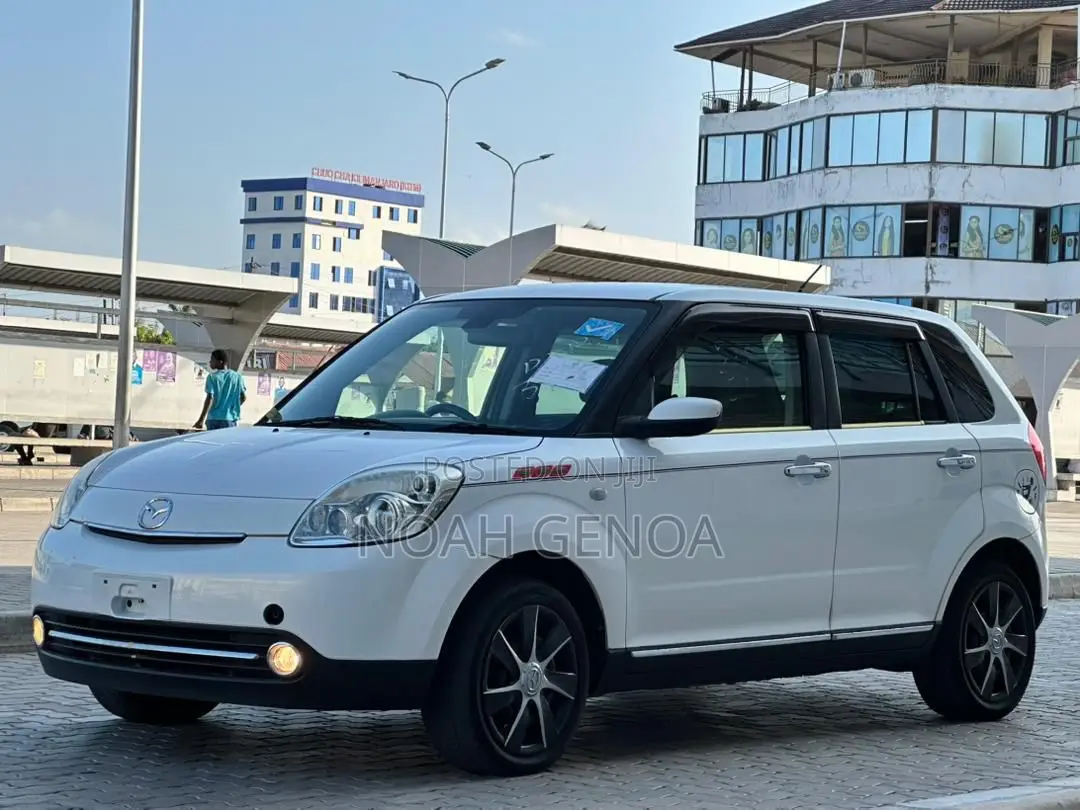 Mazda Verisa 2010 White