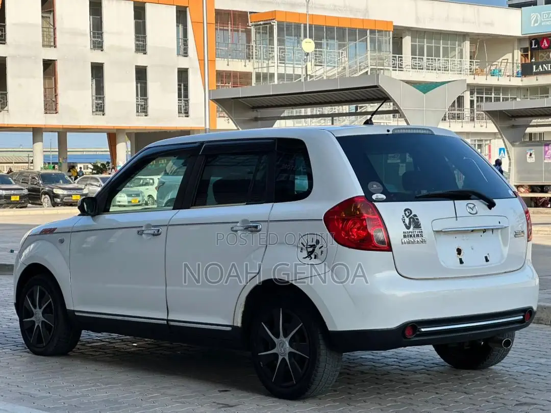 Mazda Verisa 2010 White