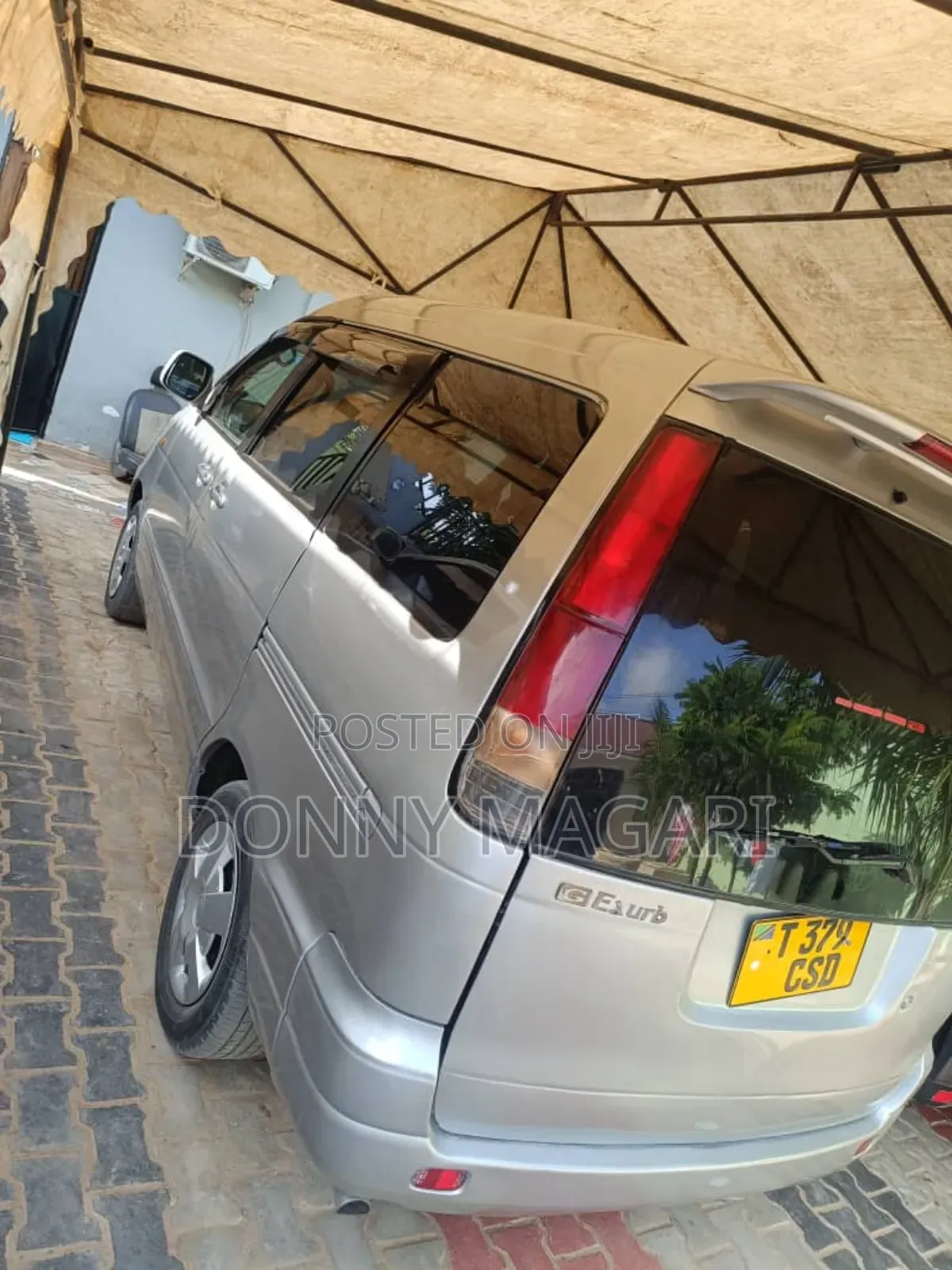 Toyota Noah 2001 Silver