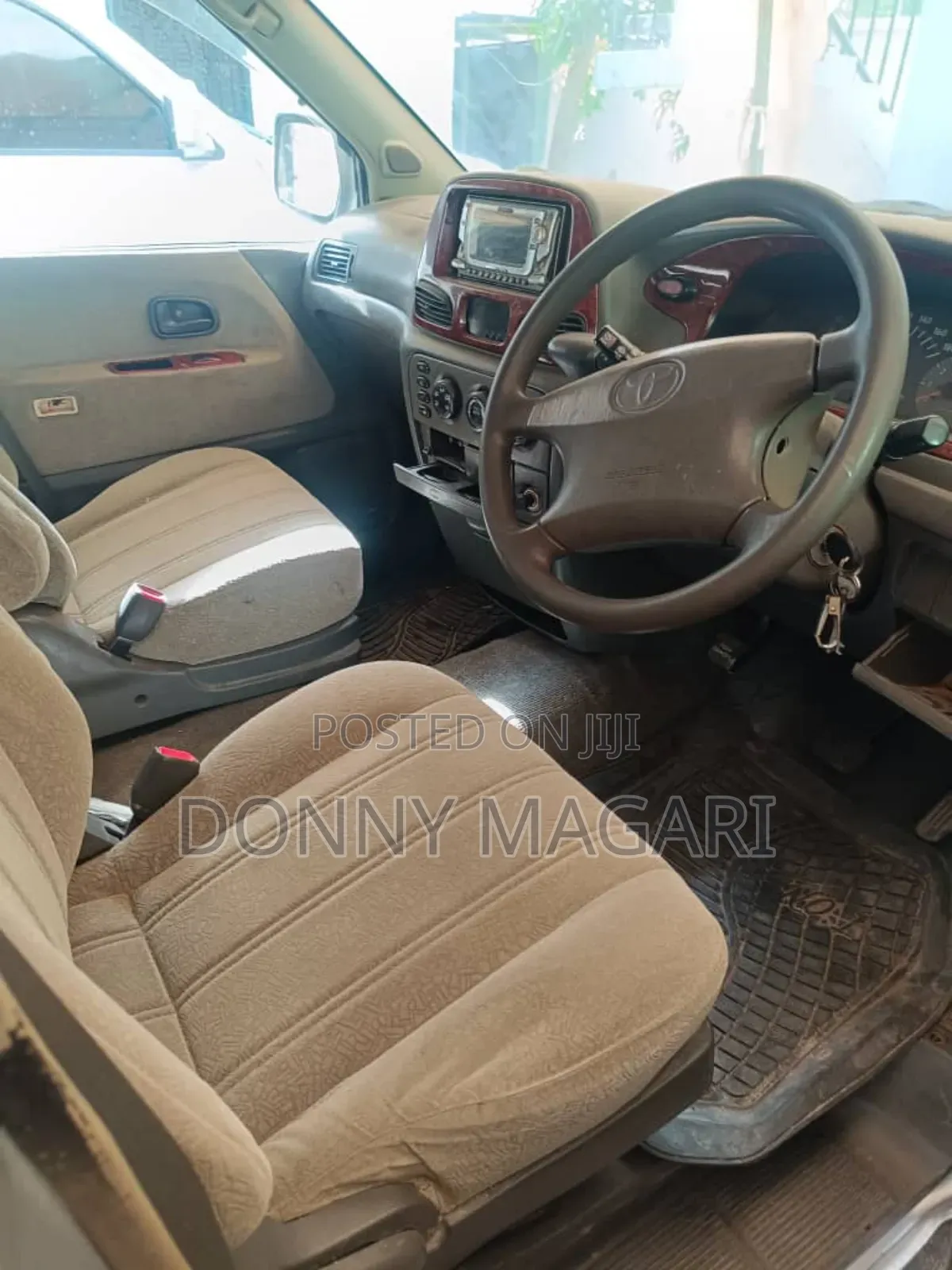 Toyota Noah 2001 Silver