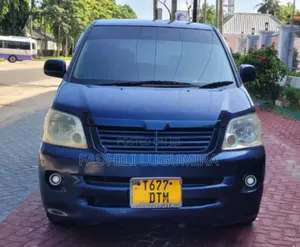 Toyota Noah 2004 Blue