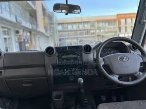 Toyota Land Cruiser 4.0 V6 DLX 2014 White