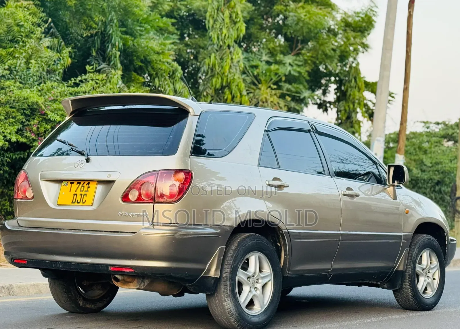 Toyota Harrier 2004 Gold