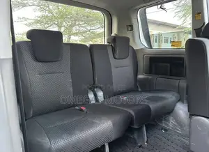 Toyota Noah 2.0 143hp AWD (7 Seater) 2008 White