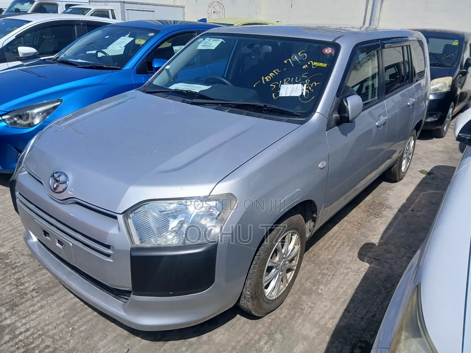 Toyota Succeed SV Premium 2014 Silver