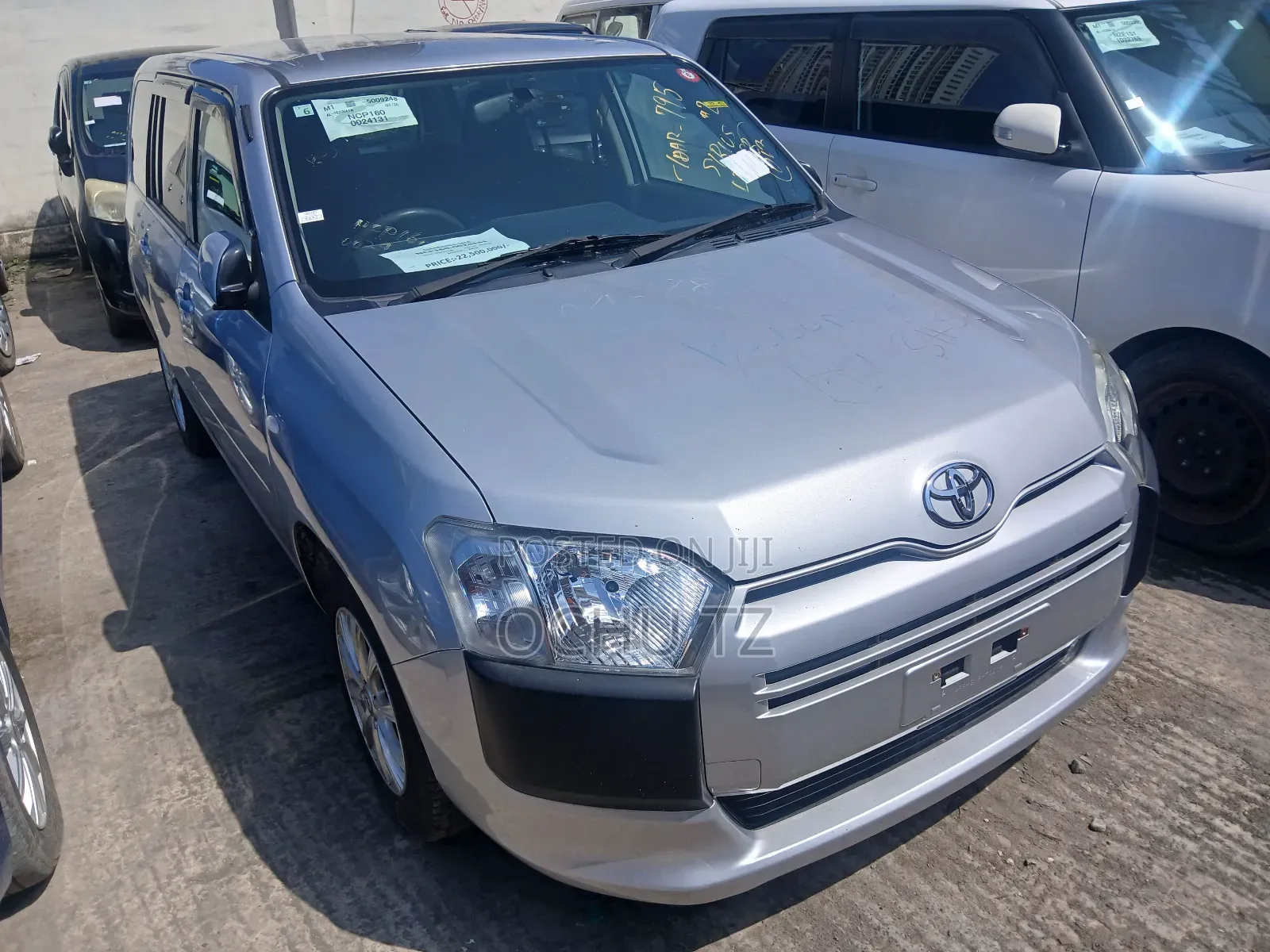 Toyota Succeed SV Premium 2014 Silver