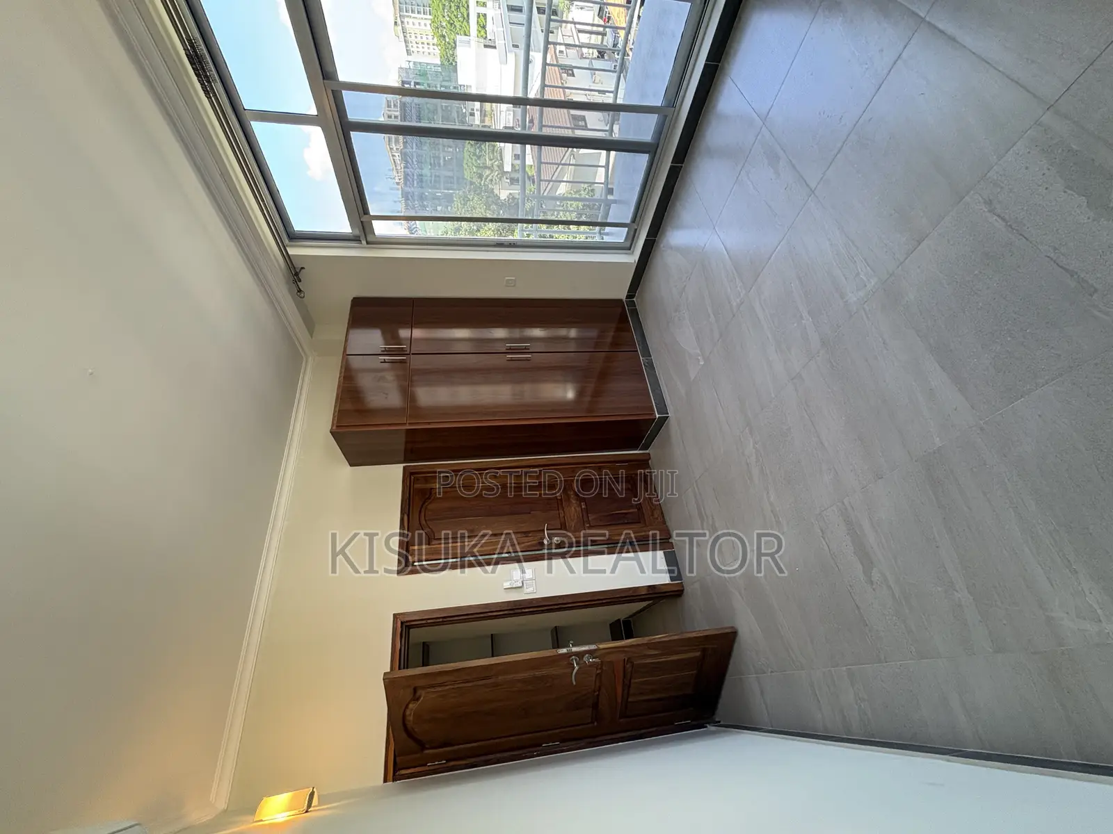 3bdrm Apartment in Upanga for sale