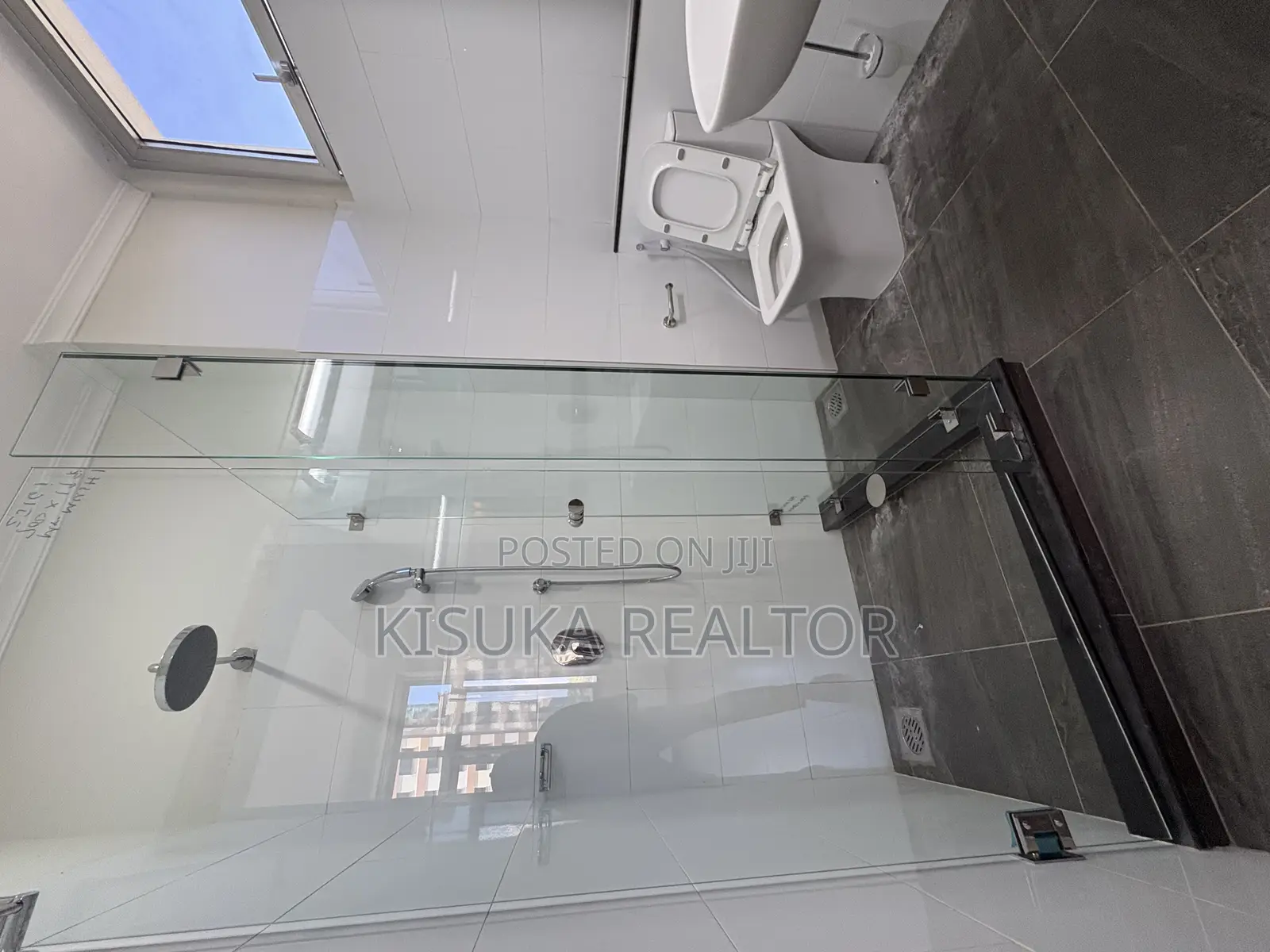 3bdrm Apartment in Upanga for sale
