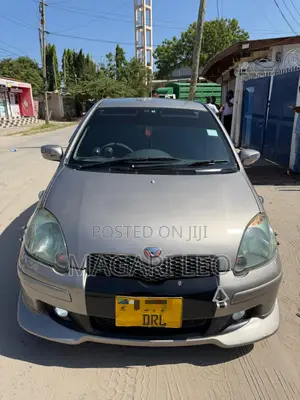 Toyota Vitz 2005 Gray