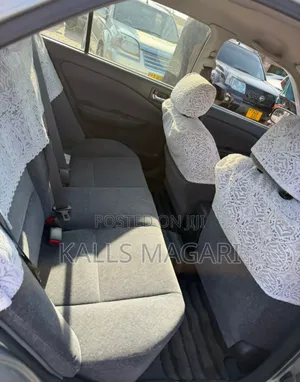 Toyota Carina 2000 Silver