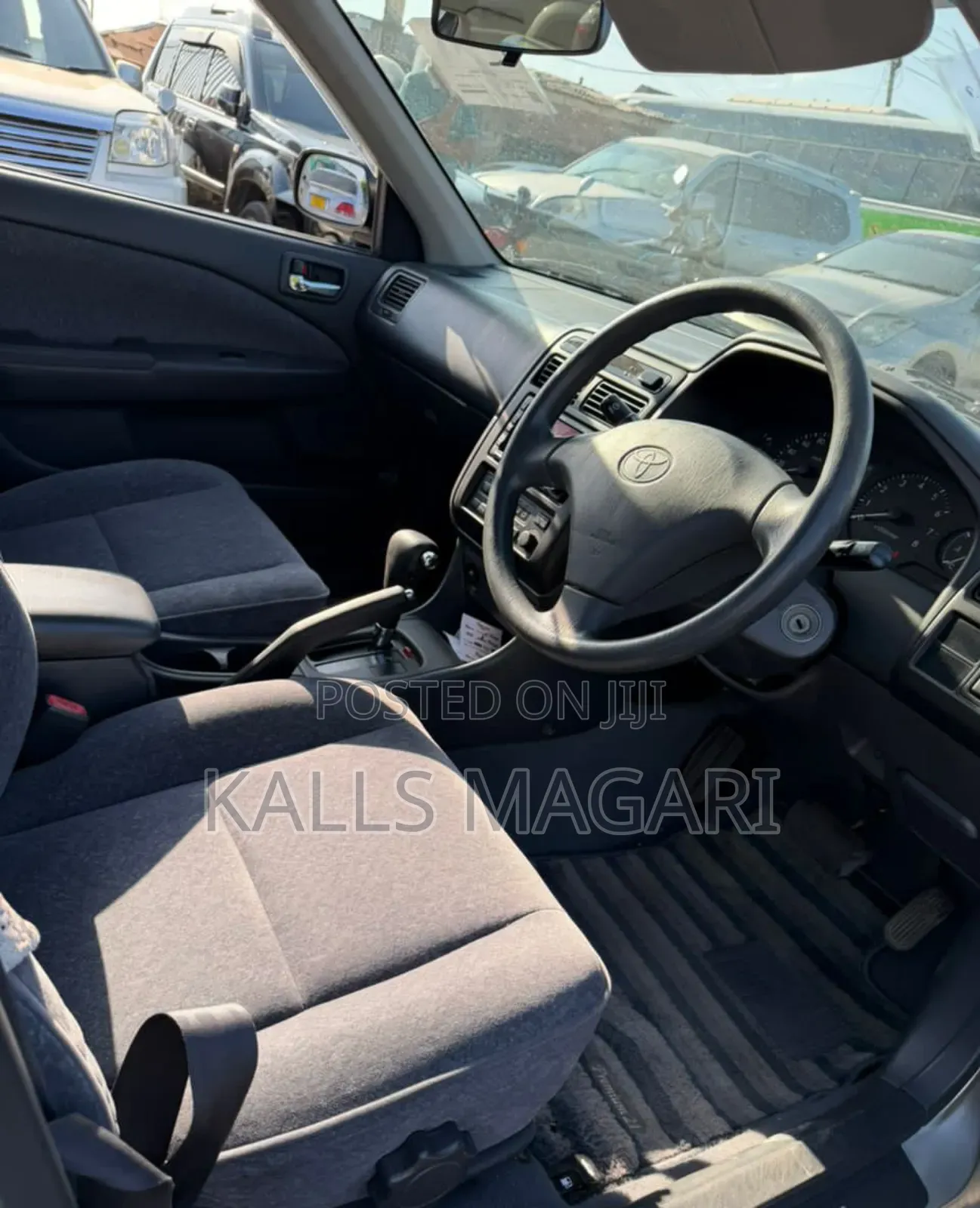 Toyota Carina 2000 Silver