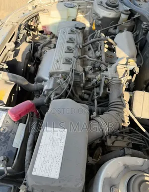 Toyota Carina 2000 Silver