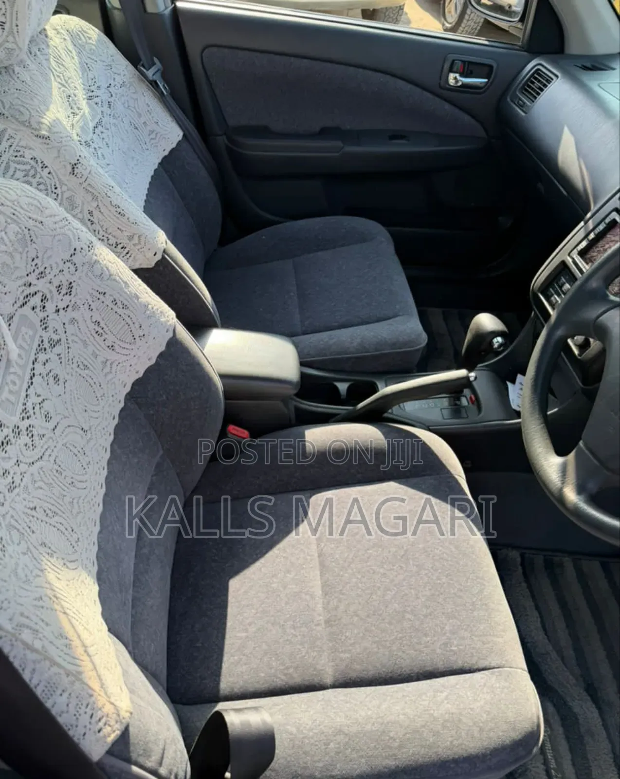 Toyota Carina 2000 Silver