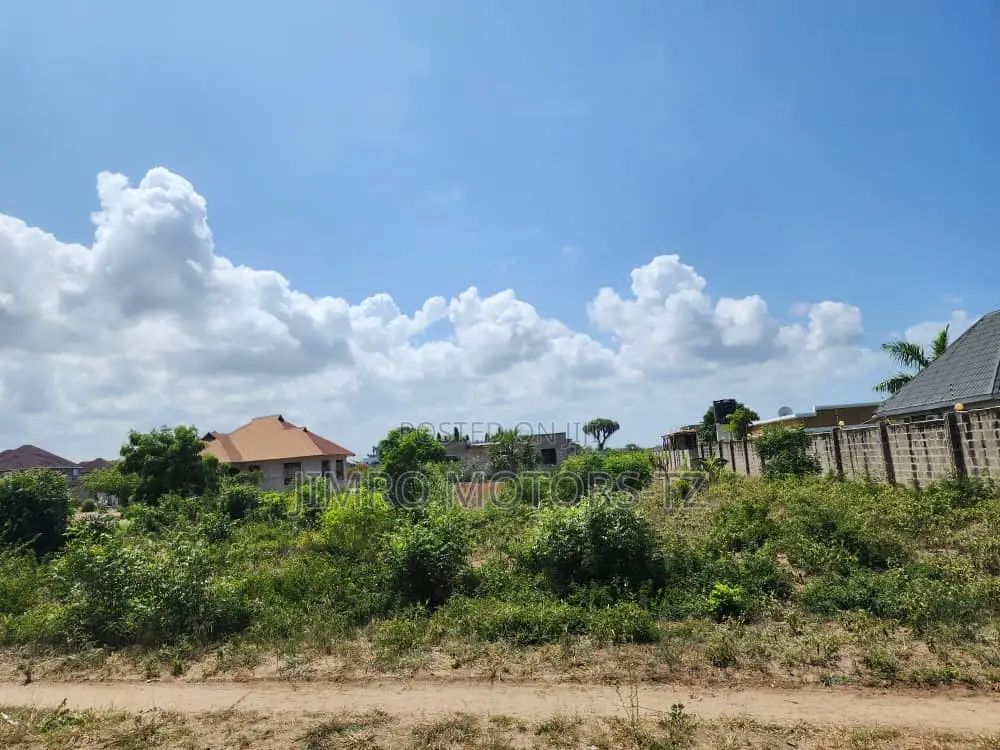 Nauza Kiwanja Kizuri Sana Kinapatikana Bweni Square Meter 15400