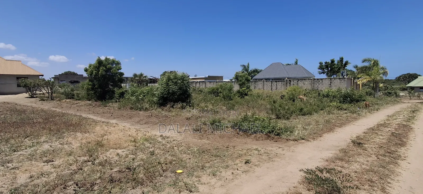 Kiwanja Kinauzwa Mbweni Mpiji