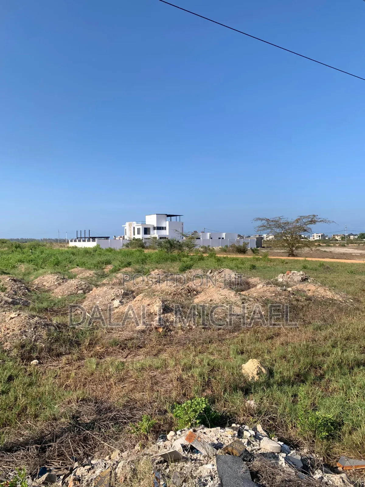 Plot Corner for Sale 2073 SQMS
