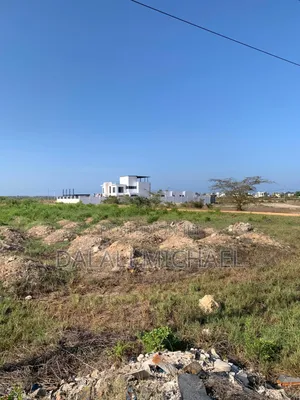 Plot Corner for Sale 2073 SQMS