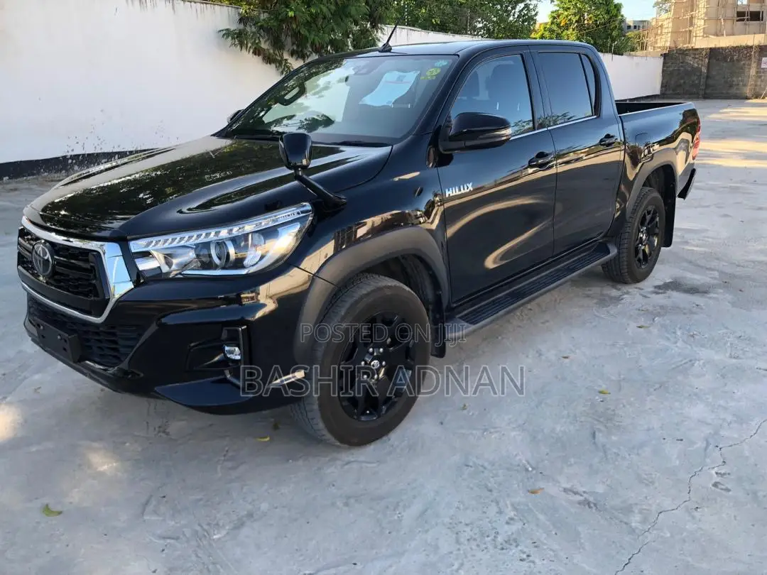 Toyota Hilux Revo Double Cab Deisel 2.4 AWD 2019 Black