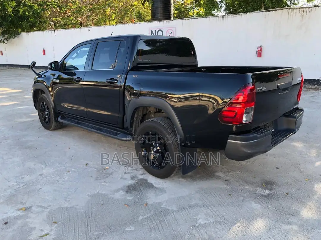 Toyota Hilux Revo Double Cab Deisel 2.4 AWD 2019 Black