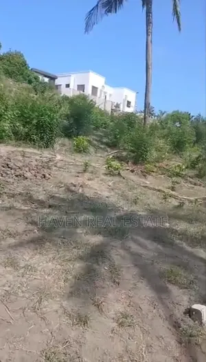 Kiwanja Kinauzwa Mbweni Moga