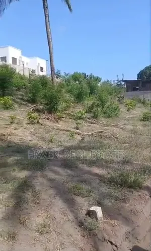 Kiwanja Kinauzwa Mbweni Moga