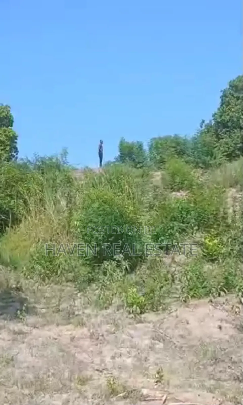 Kiwanja Kinauzwa Mbweni Moga