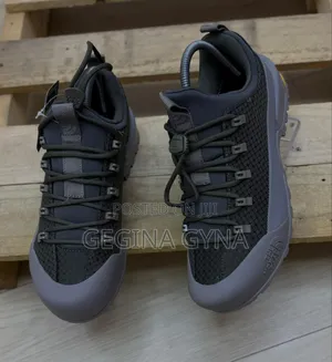Veryy Simple Sneakers Shoes