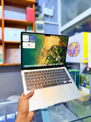 Laptop Apple MacBook Air 2022 M2 16GB Intel SSD 512GB